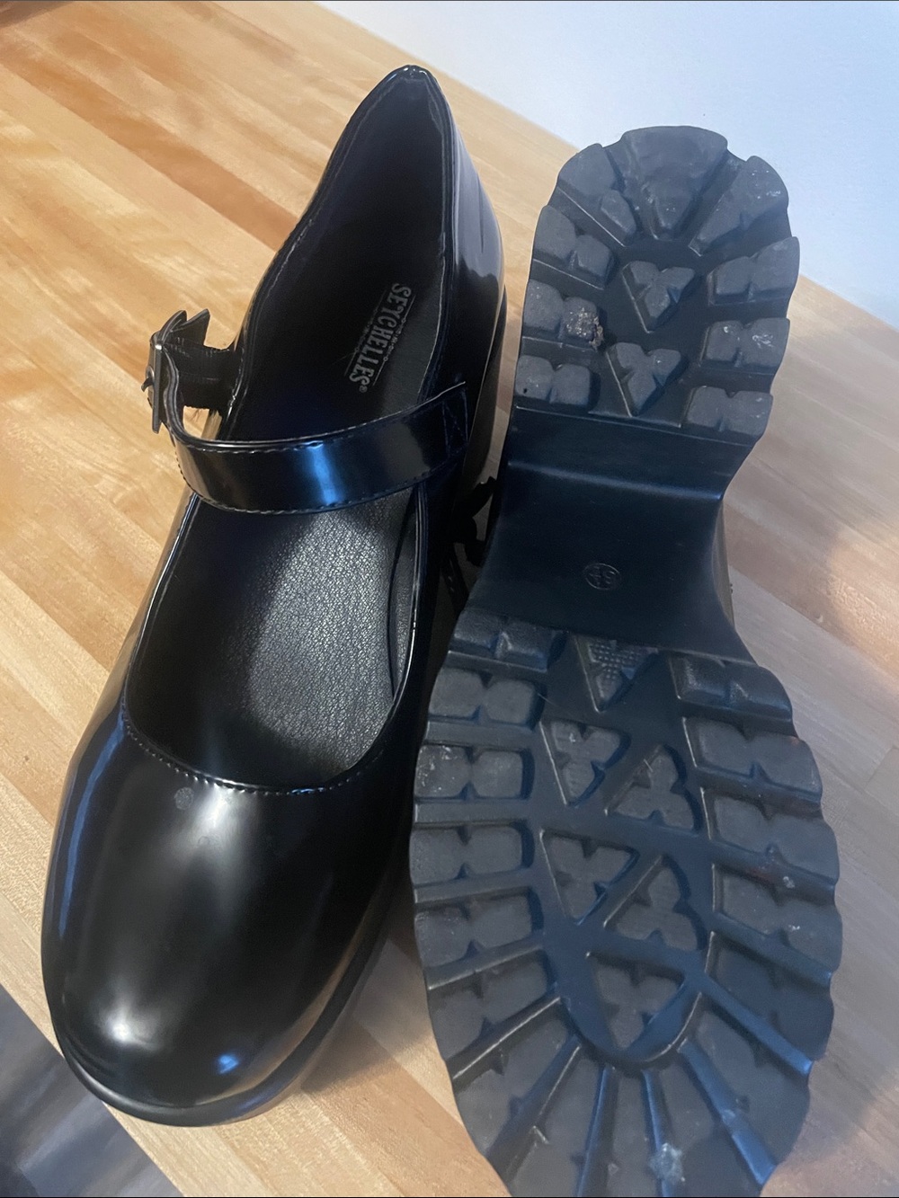 Seychelles Black Patent Mary Jane Platform Heels - Picture 3 of 4